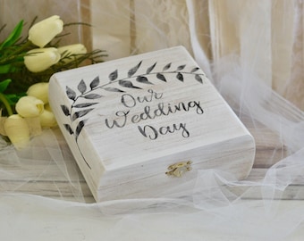 Custom Wedding keepsake box - wedding box - wedding gift - bridal box - bridal shower gift - bride gift