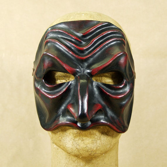 Commedia dellArte mask in papier maché: Pantalon de Bisognosi