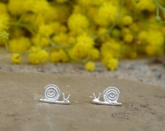 Silver snail earrings ,Sterling silver snail earrings ,Sterling silver stud earrings , Silver girl earrings, Tiny earrings, Snail jewelry