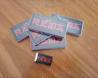 Bones Redz bearings + free fidget spinner.