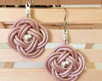 Earrings leather hindu with knot Celtic