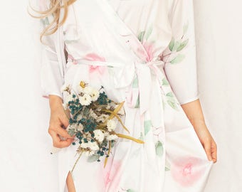 Monogrammed Satin Floral Bridesmaid Robe,Bridesmaid Gift,Bridesmaid Robe,Floral Robe,Bridal Robe,Satin Floral Robe,Satin Robe