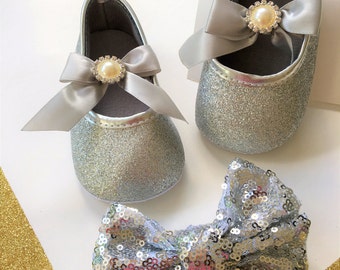 Silver Baby shoes- Silver Girls Shoes- Silver Glitter Baby shoes- Weeding Baby shoes, Dressing baby shoes