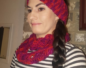 Vibrant reds lambs wool cowl