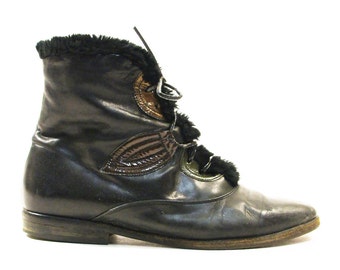 80s Lace Up Ankle Boots / Vintage Black Leather Granny / Pixie / Prairie Booties with Faux Fur Lining & Quilted Leaves / Women's Size 8.5