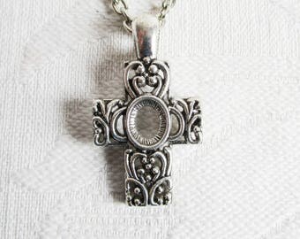 Ornate Antiqued Silver Cross Chain Necklace