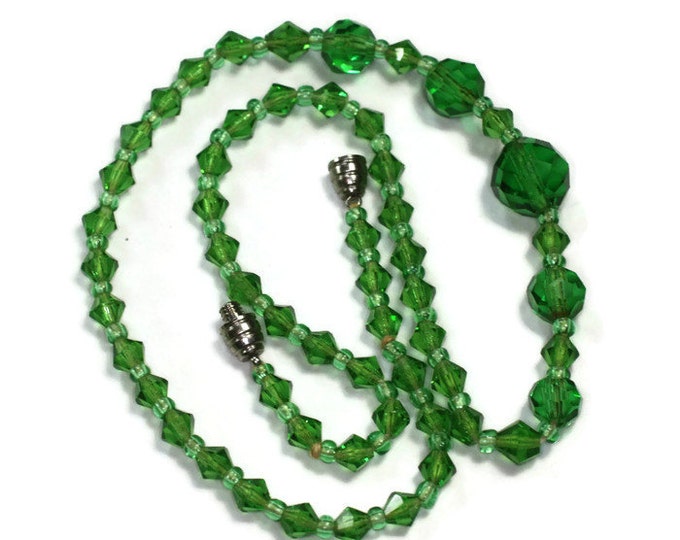 Green Crystal Bead Necklace Faceted Beads 16.5 Inches Long Vintage