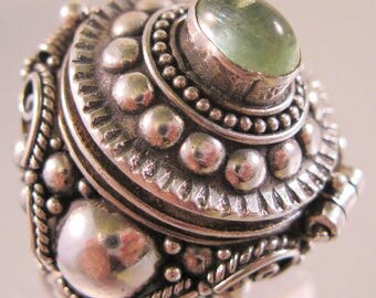 Vintage Poison Ring Green Agate Sterling Silver Locket Ring Size 8 Fine Jewelry Jewellery