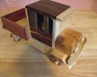 Classic Old Fashioned Truck #T-0106 Eco-friendly Reclaimed Wood Wooden Toy Truck for Children Natural Unpainted