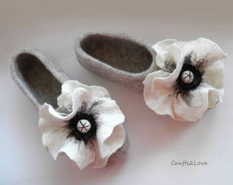 Felted slippers- Wool slippers- felted wool womens slippers - house shoes with white poppies - outdoor wear soles, Made to order -