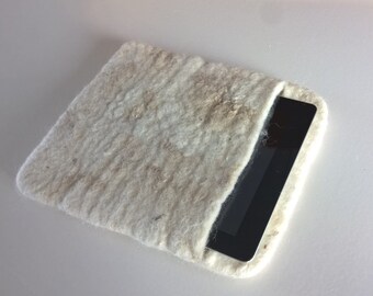 Beau - Wool iPad sleeve, felted iPad cover felted wool iPad case, sheepskin iPad sleeve, felt eco skin, Dutch design