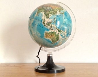 Vintage illuminated world globe, light-up globe by Edizione Nova Rico of Florence for the Dutch market