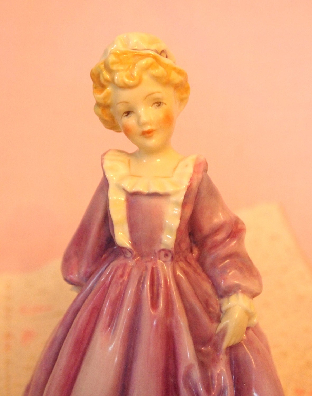 Girl Vintage Figurine Royal Worcester Grandmothers Dress 3081