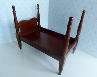 HALLS LIFETIME TOYS Vintage 4 Poster Bed in hardwood - perfect for all 7"-10"/17-25cm dolls like Bjds, Blythe, Ginny, Sindy, Ten Ping