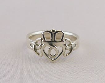 Trinity Knot Claddagh Ring