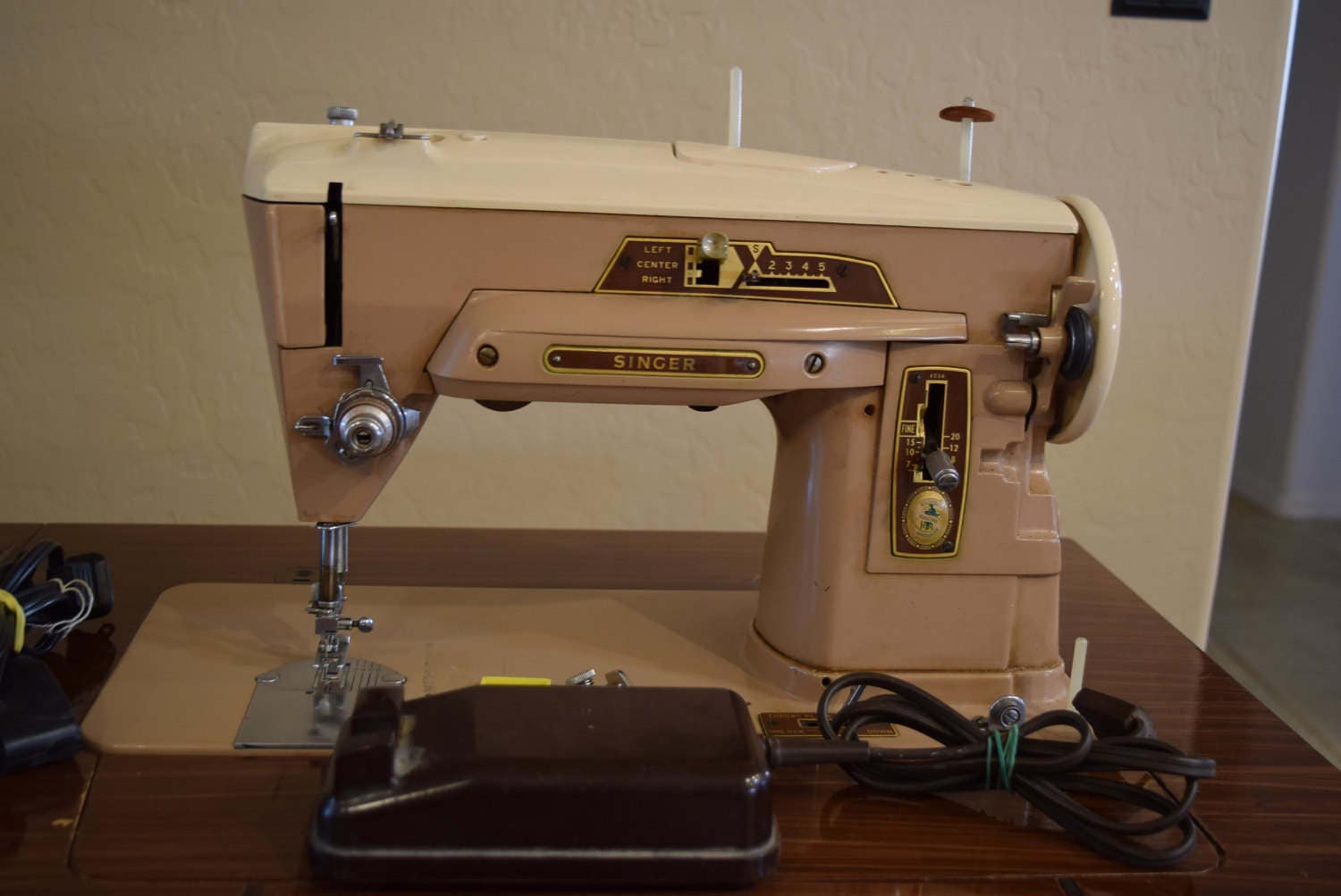 Vintage Singer Model 403A Special Slant-O-Matic Sewing Machine - EX