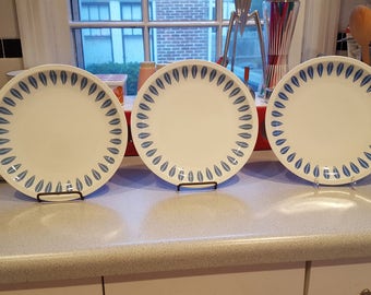 3 9" (23 cm) Lyngby Lotus Blue Cathrineholm Plates