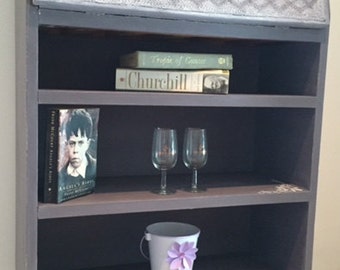 Writing desk/bureau, lockable, shelves, lace detailing
