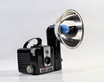 Camera & accessories 1950's Kodak Brownie Hawkeye Camera with Flash