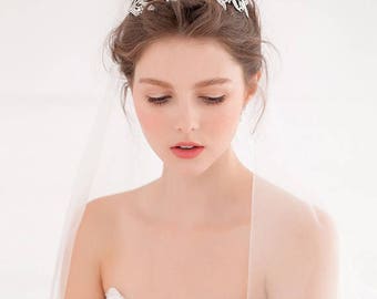 Silver tiara Silver Bridal Headband Silver bridal hair vin Silver flower tiara Wedding tiara Leaf wedding crownVineWreath Tiara