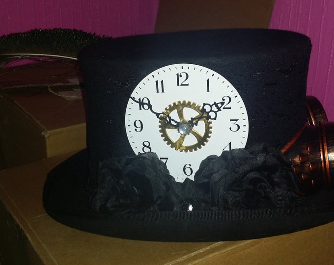 шляпка с часами. шляпка с часами. шляпа шляпника из алисы в стране чудес. стимпанк шляпа. шляпа цилиндр для мальчика.