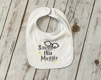 Snuggle This Muggle Bib Harry Potter bib Hogwarts Bib Harry potter baby Harry potter clothes Kids Harry Potter Hogwarts Kids Muggle Bib