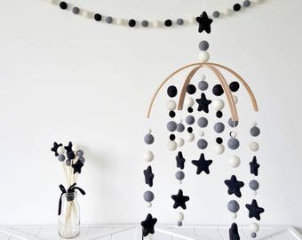 Monochrome & Stars Baby Mobile, Felt Ball Mobile, Cot Mobile, Nursery Mobile, Crib Mobile, Custom Made Mobile, Pom Pom Mobile, Baby Shower