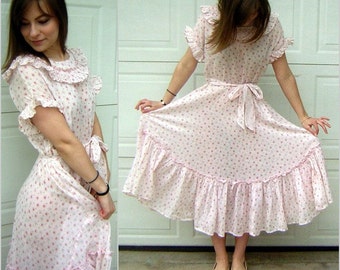 Vintage 40s Dress Pink Rosebud Print Cotton Batiste - Ruffles & Full Skirt - Sugar Sweet - Size Medium