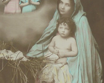 Vintage Unused French Christmas Postcard - Mary & Jesus by the Manger
