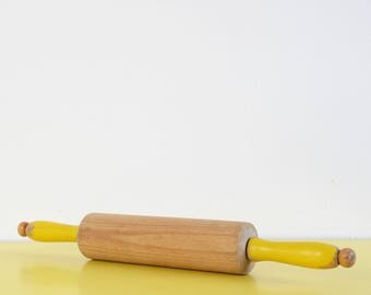 Vintage Rolling Pin, Rustic Wooden Rolling Pin, Vintage Yellow Painted Rolling Pin, Vintage Baking Equipment, Retro Wood Rolling Pin