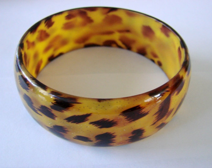 Wide Vintage Acrylic Resin Lucite Animal Print Bangle Bracelet Jewelry Jewellery