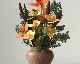 Dollhouse Miniature Floral Arrangement in 1" scale. (AP)