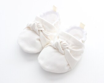 Knot Ivory baby shoes, soft baby girl shoes, baby shoes, ivory, off white baby shoes, soft sole baby shoes, christening, baptism shoes
