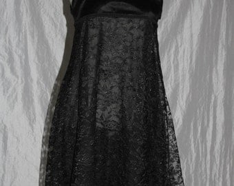 Dessoukleid - lace dress with faux fur trim in Gr. 36/38