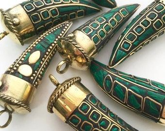 Tibetan Horn, Horn Pendant, Tibetan Jewelry, Mosaic Jewelry, Malachite Pendant, Malachite Jewelry Mosaic Pendant Horn Jewelry, Green Pendant