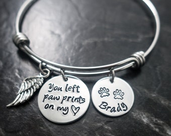 Pet Memorial Jewelry / Charm Bracelet / You left paw prints on my heart / Wire Bangle / Pet Memorial Bracelet / Loss of Pet / Wire Bangle