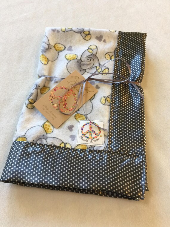 Adorable travel Muslin / Flannel Baby Blanket, Backed & edged with high Quality silky fabric. This lovey ia perfect for on the go.