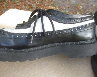 Vintage Men's Black and White Oxford Leather Wing Tip Shoes, Size 13