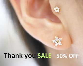 SALE/Tragus earring,Cartilage earring,Flower Cartilage Earring,Helix piercing,Piercing,Conch piercing,rook piercing,Ear piercing,tragus stud