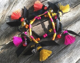 Bracelet Collection "A little around the world" model Barcelona - 3 Pieces-perle,pompon,breloques,ruban-rose/orange/jaune/noir-gipsy-boheme-boho