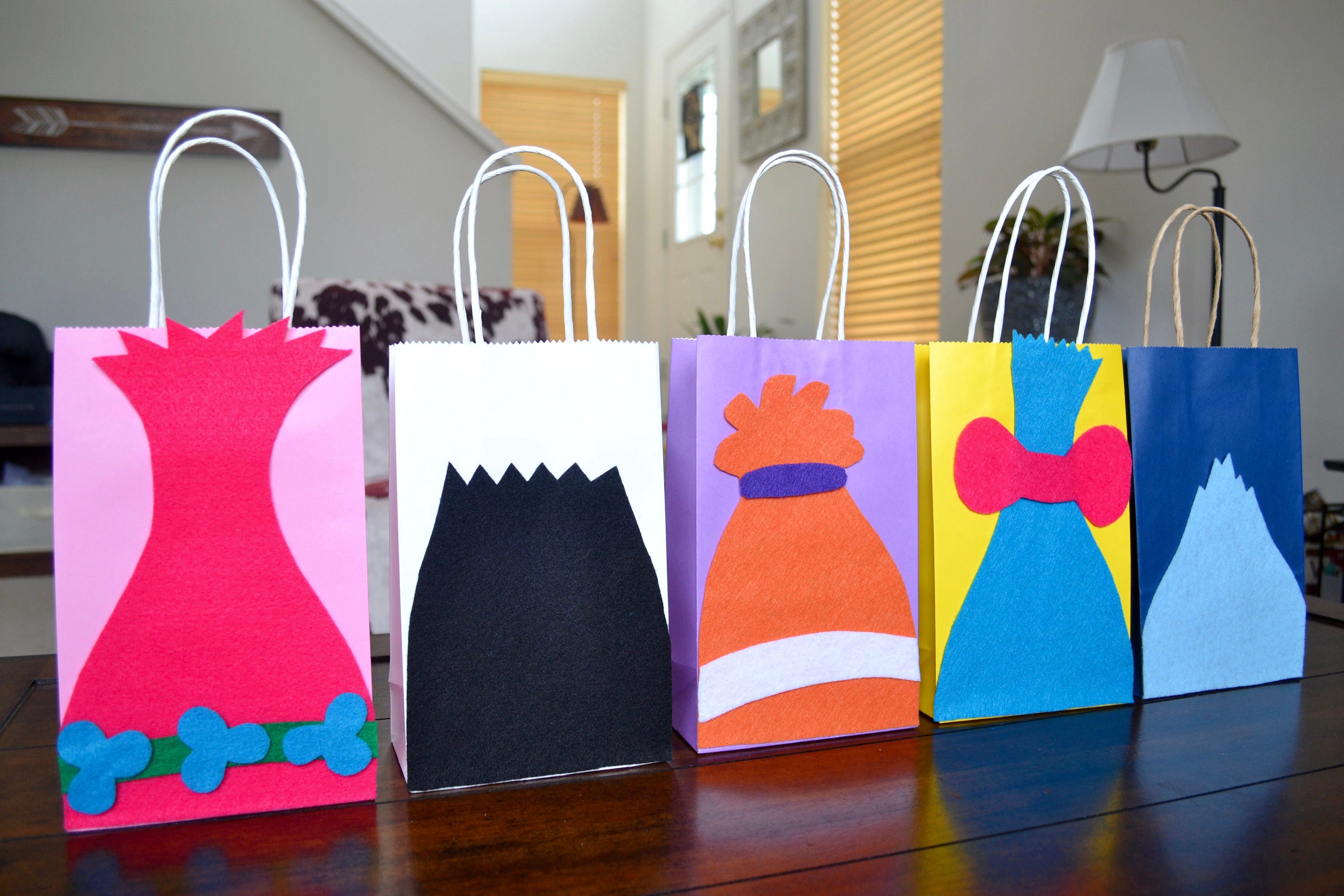 Download TROLLS FAVOR BAGS Set of 12 Trolls favor bags Trolls