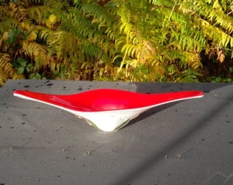 Stunning and unusual vintage 1960’s Italian red overlay glass/fruit bowl, centre piece(DM144)