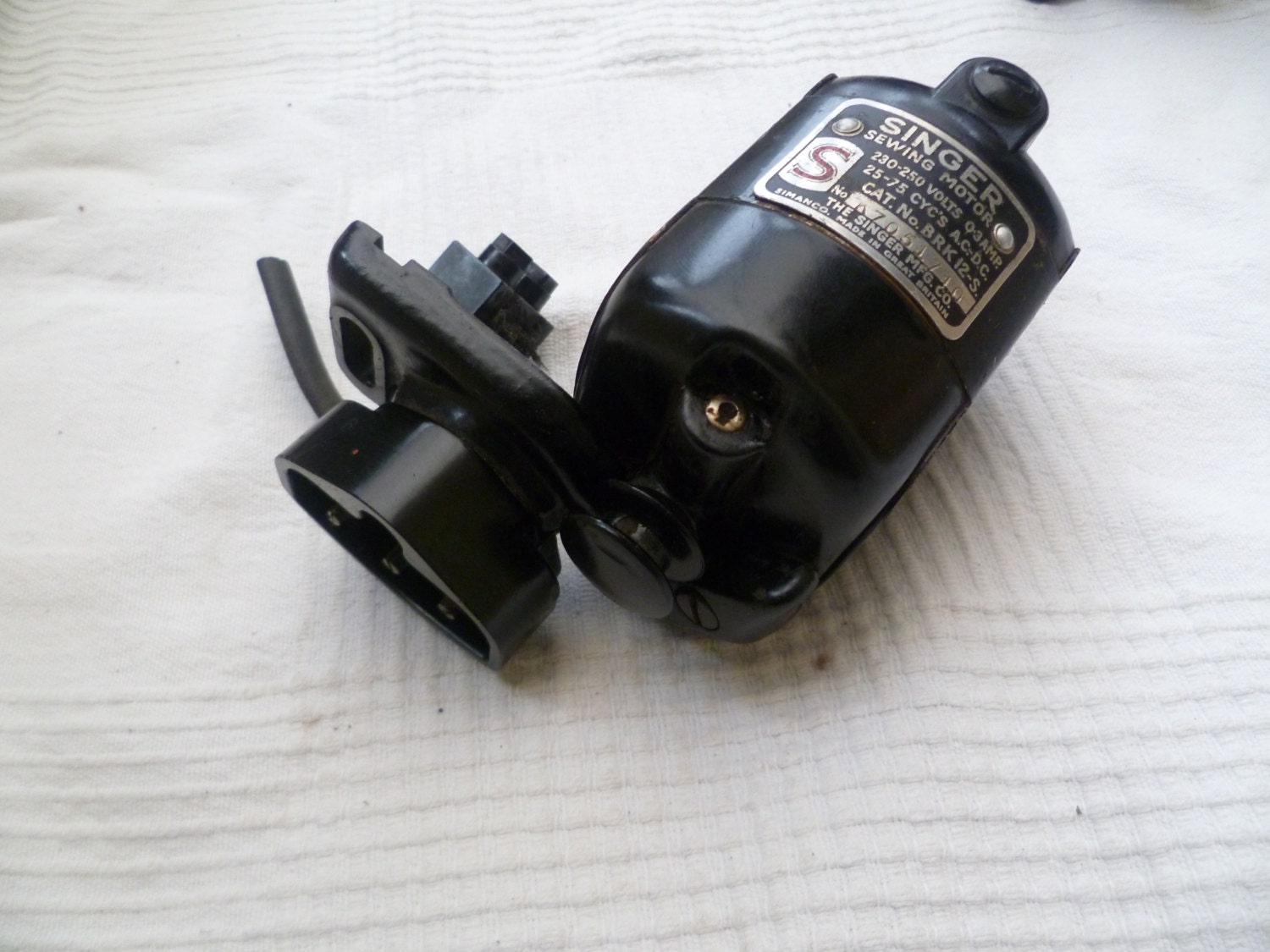 Singer Sewing machine Motor CAT No BRK 12S