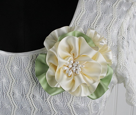Items similar to Ivory Flower Wedding Sash Pin, Corsage Brooch Hand ...