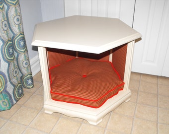 Haugie's Hexagonal Haven Pet Bed and End Table