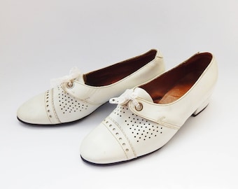 Saddle Shoes Oxford Shoes Rockabilly Shoes Spectator Shoes White Leather Shoes Womens Walking Shoes Comfortable Shoes Casual Shoes