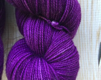 Elliebelly MCN High Twist Sock Yarn "Purple Rain"