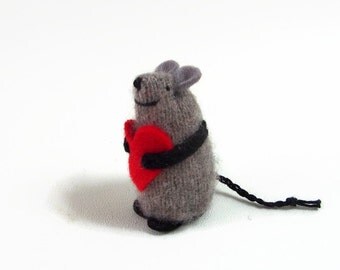 heart plush, toy mouse, valentine mouse, stuffed animal,kids valentine, valentine gift, wool mouse, love mouse, heart mouse, valentine toy