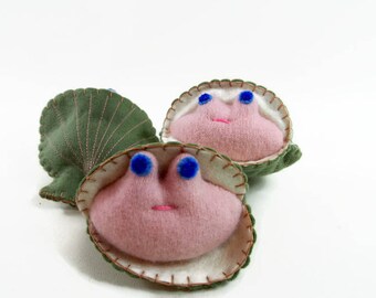 sea scallop toy, waldorf toy, stuffed toy, stuffed animal, clam toy, starfish toy
