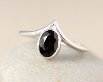 Oval Black Tourmaline Ring - Pointed Ring - Index Finger Ring